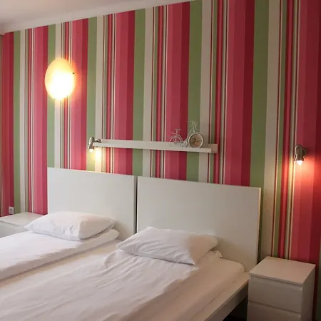 Light Hotel 3*